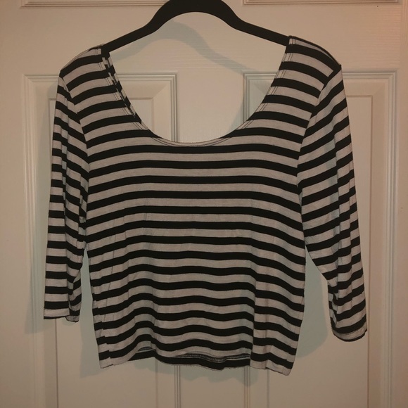 Black and White striped crop top - Picture 1 of 3